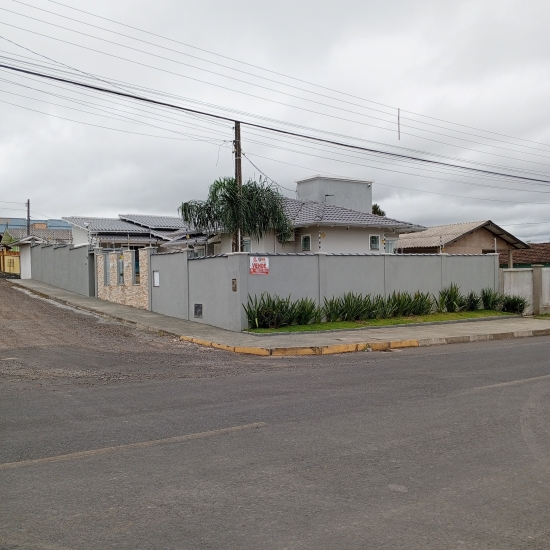 Casa de esquina com Edícula, Bairro Guarujá, Lages SC