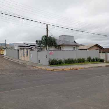 Casa de esquina com Edícula, Bairro Guarujá, Lages SC