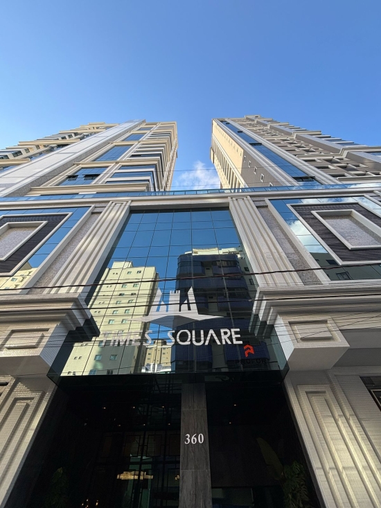 Times Square, Meia Praia, Itapema SC.